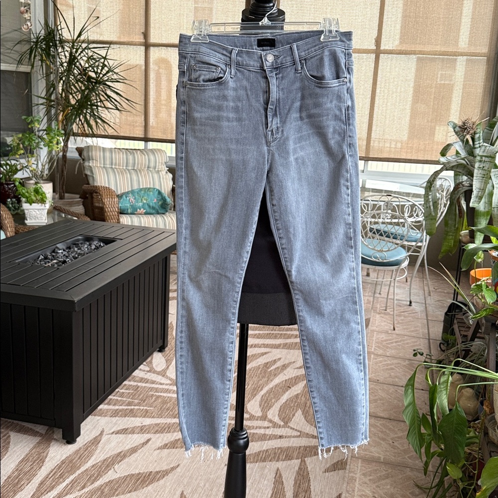 MOTHER High Waisted Looker Ankle Fray “Honor Roll”